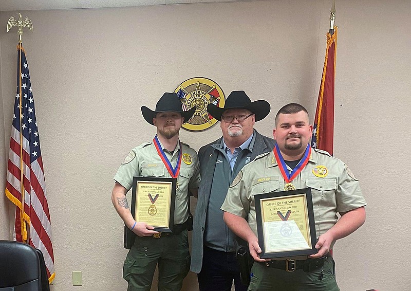 Deputies Receive Lifesaving Award