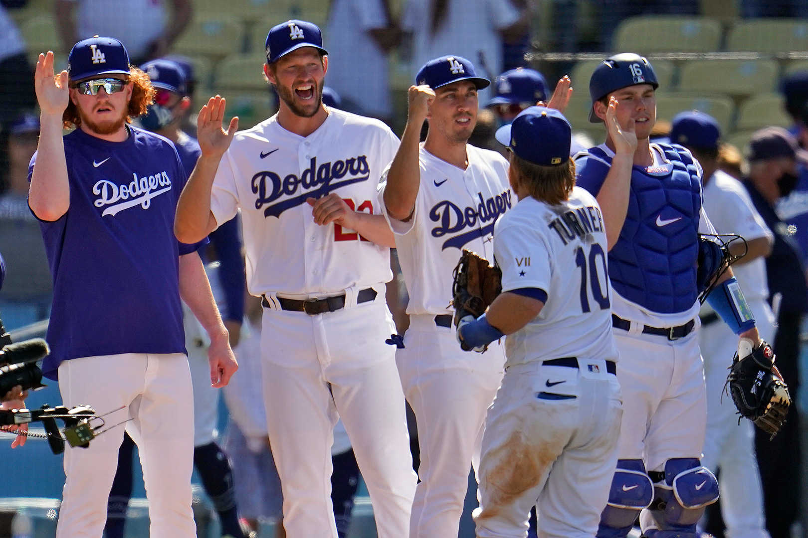 Clayton Kershaw's first WS ring, 04/09/2021