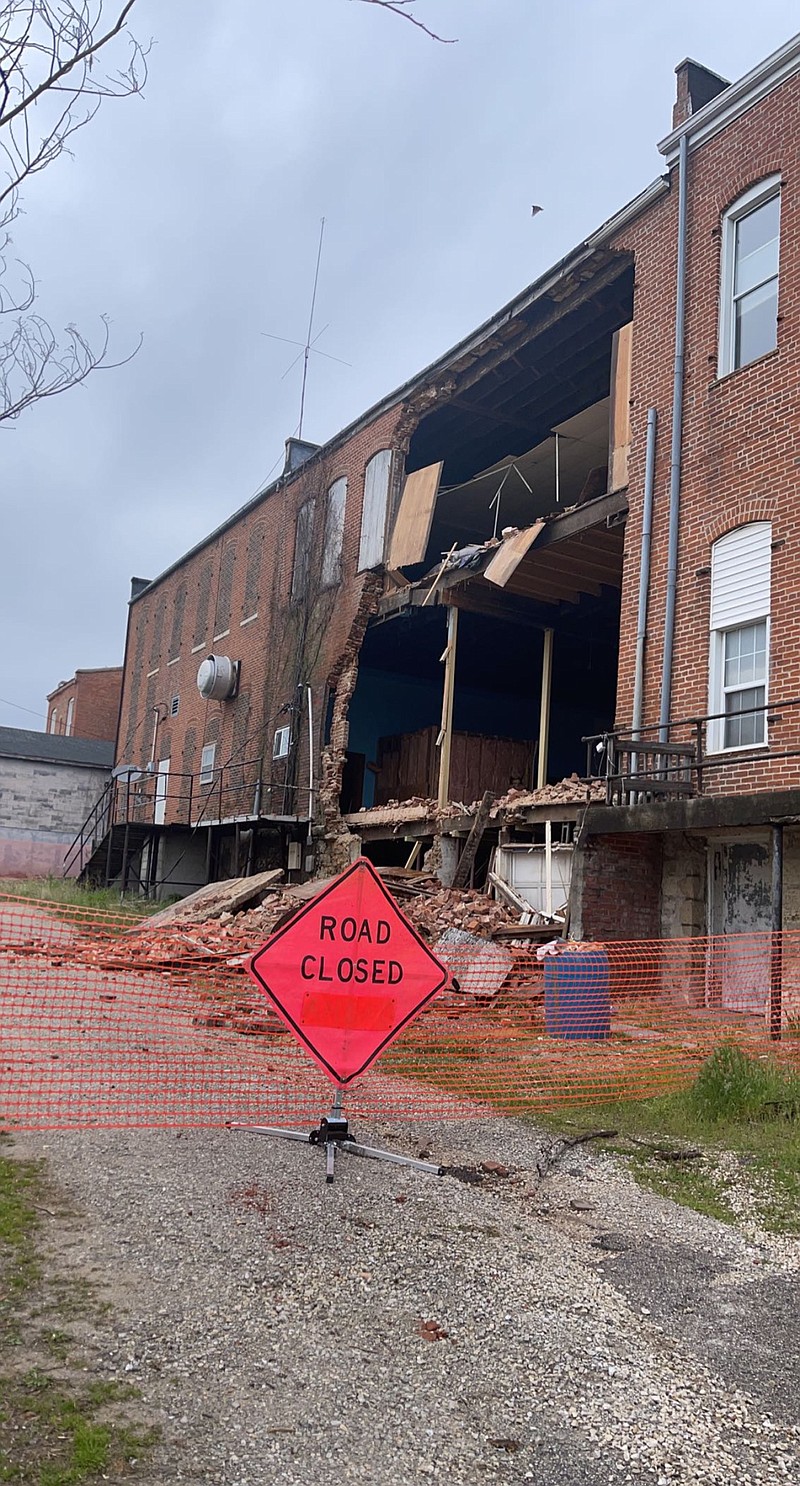 <p>Democrat photo/Paula Tredway</p><p>A building partially collapsed in California last week, leading to an emergency Board of Aldermen session and decisions to be made for the private property’s owners. The building formerly housed Ham-Bones Bar & Grill and is located on the west side of the downtown square.</p>