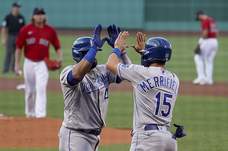 Whit Merrifield reaches 500 consecutive starts with Royals