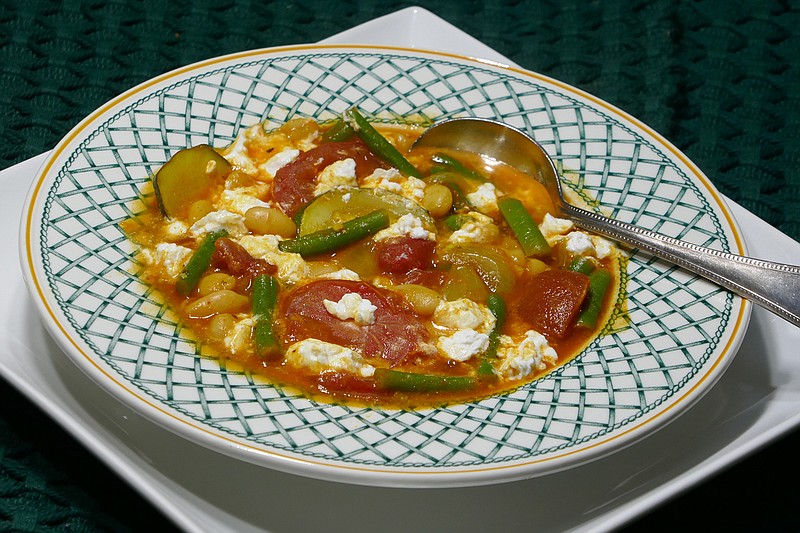 Summer vegetable soup. (Linda Gassenheimer/TNS)