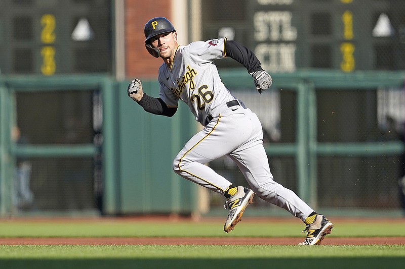Pirates trade All-Star second baseman Frazier to Padres