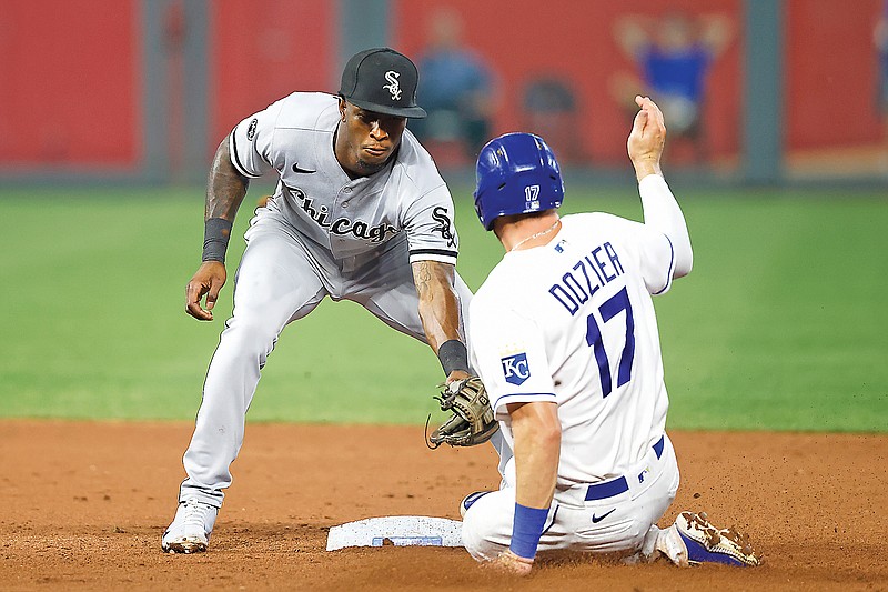 Eloy Jimenez hits 3-run homer as Chicago White Sox rally past