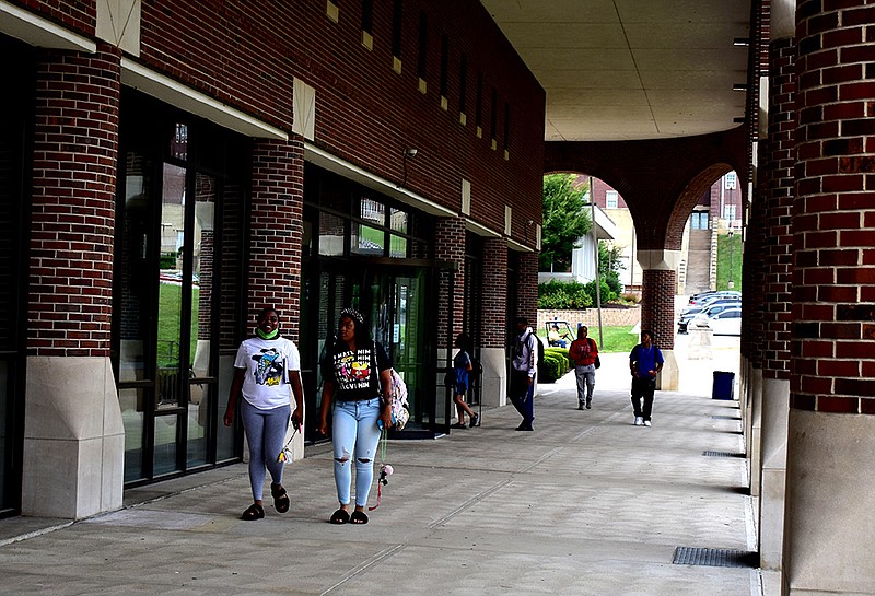 Lincoln University students walk to their classes Thursday, Aug. 19, 2021. (Elise Eaker/News Tribune photo)