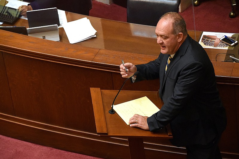 Committee advances bills granting stipends for Arkansas’ fulltime law
