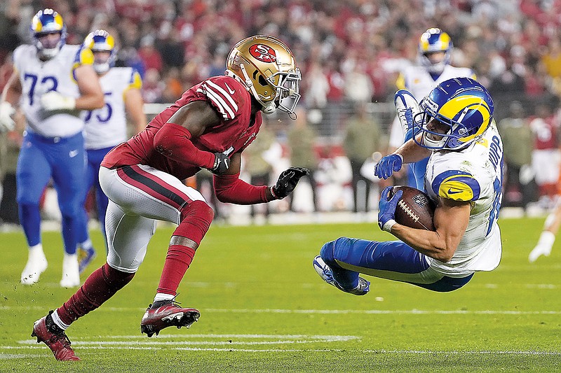 49ers win 1st home game in more than a year, 31-10 over Rams