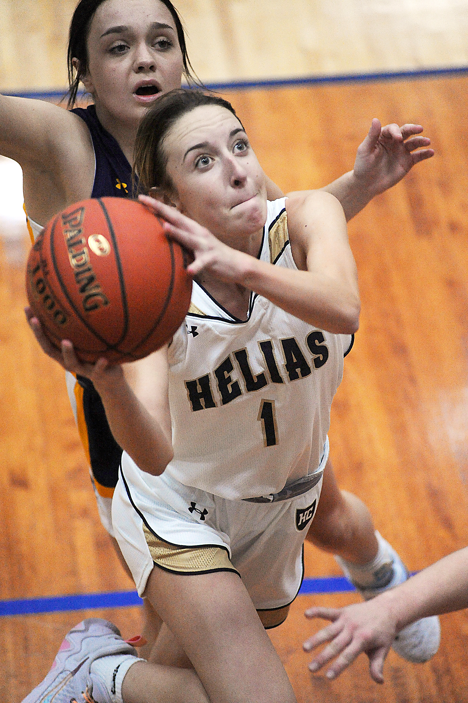 Helias girls' comeback effort comes up just short vs. Camdenton - Vimarsana News