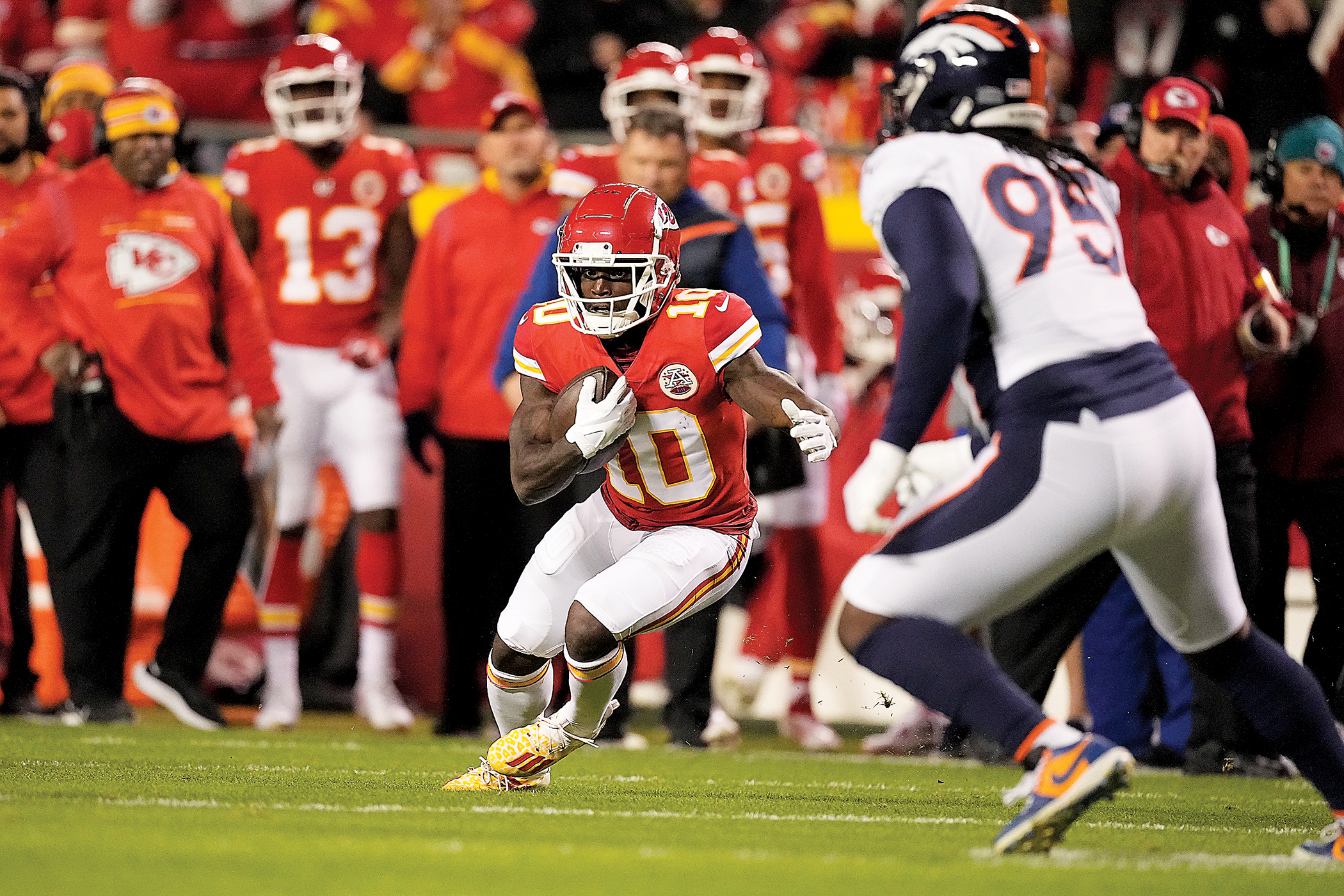 Chiefs eagerly await the day Kelce, Hill get back on track - Vimarsana News