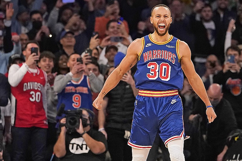 Warriors defeat Knicks in Stephen Curry's record-breaking night at Madison  Square Garden