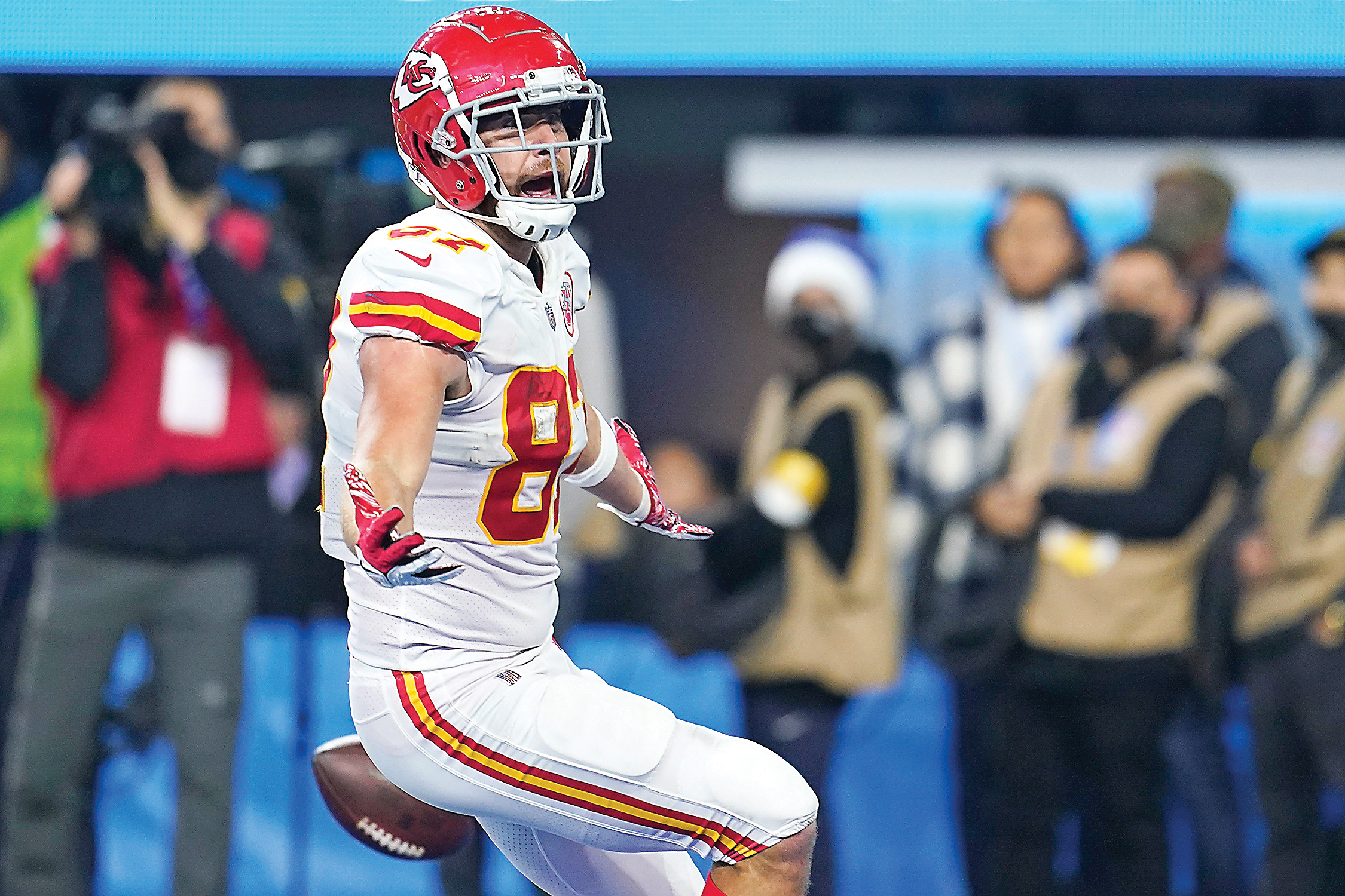 Kelce's OT touchdown gives Chiefs 34-28 win against Chargers - Vimarsana News