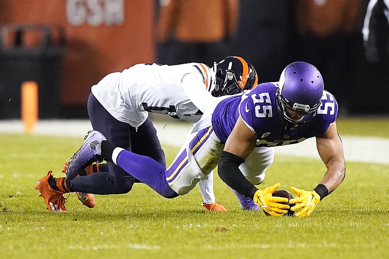 Cousins throws for two touchdowns as Vikings beat Bears 17-9