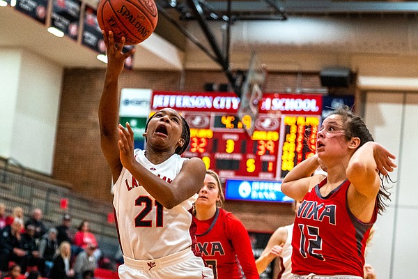 State-ranked Nixa pulls past Lady Jays for 64-45 victory - Vimarsana News