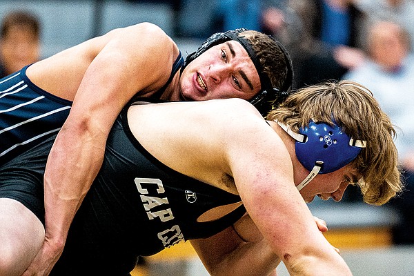 Helias' eyes are on the top prize at state wrestling - Vimarsana News