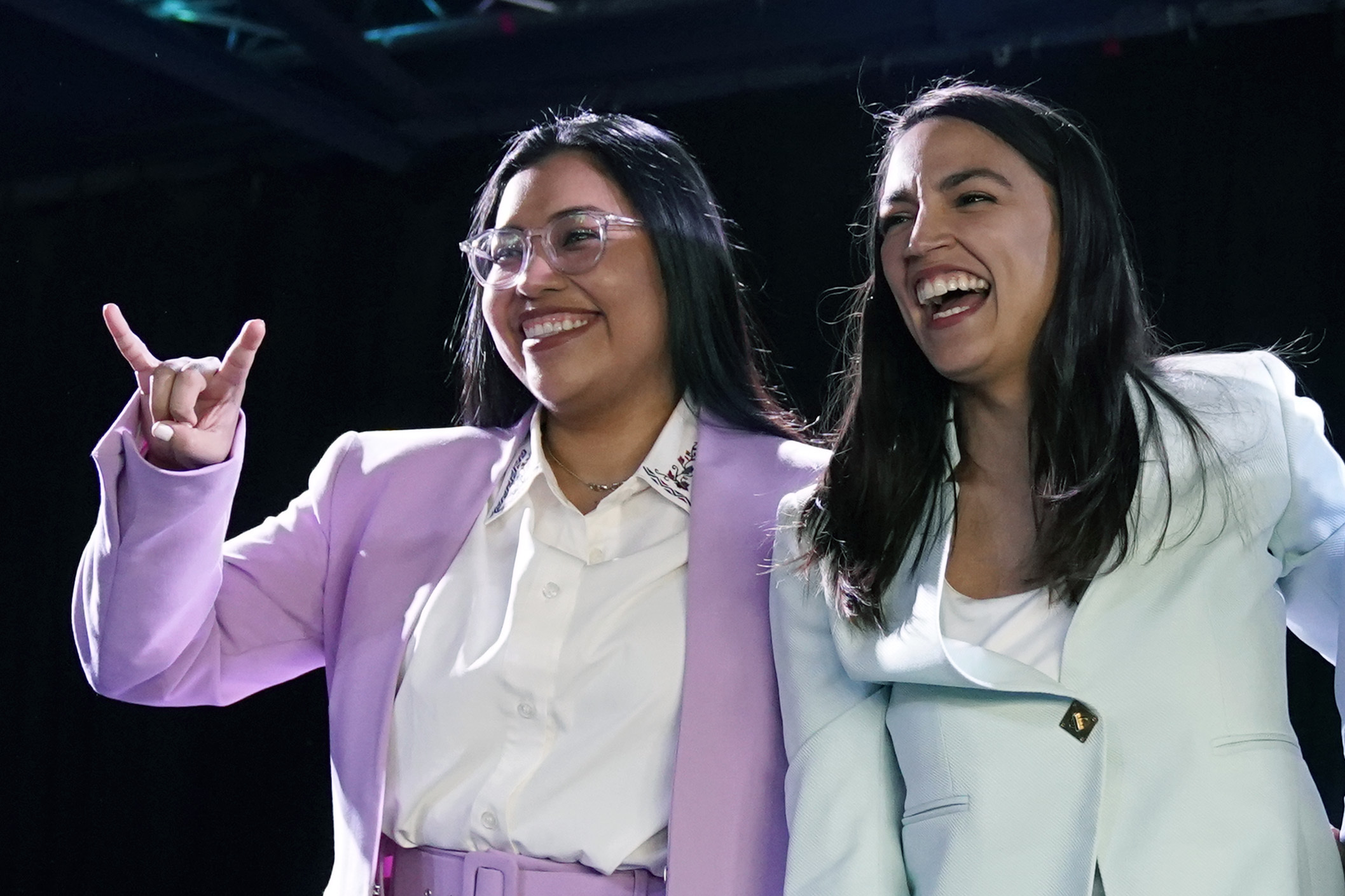 In Texas primaries, candidates far from middle flourish as moderates disappear from landscape - Vimarsana News
