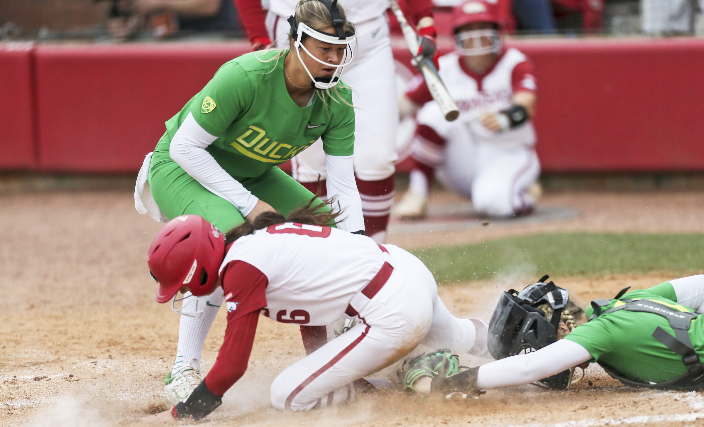 COLLEGE SOFTBALL: Hedgecock's clutch three-run double paves the way for Arkansas to regional championship win - Vimarsana News