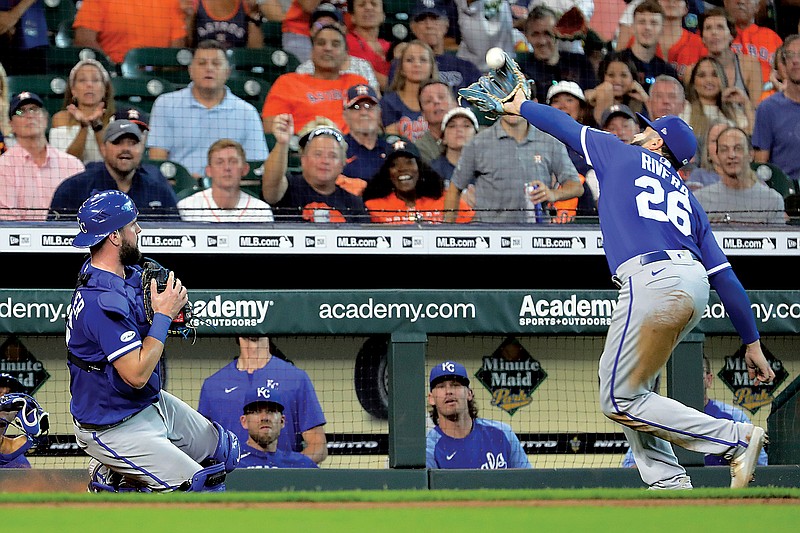 Verlander gets MLB-leading 11th win as Astros down KC 5-2