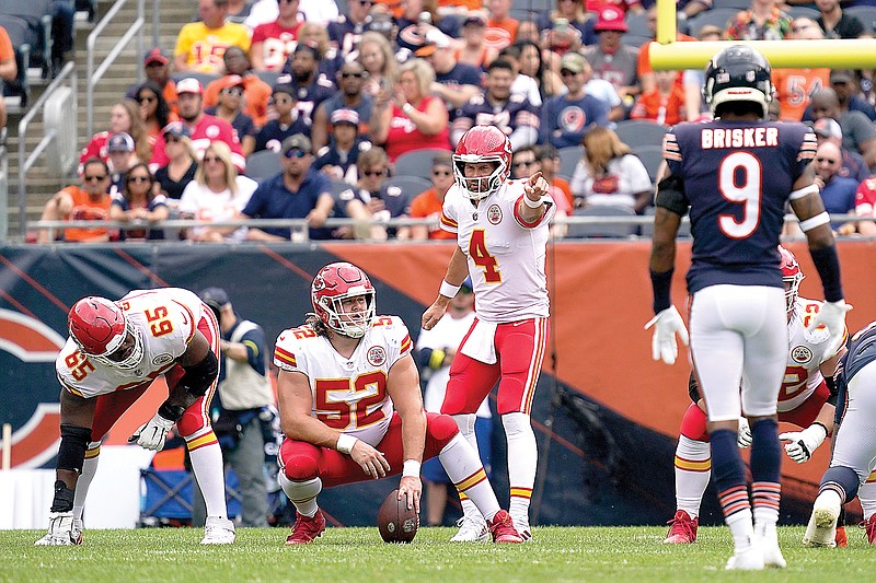 Mahomes has TD, safety Reid kicks PAT, Chiefs lose to Bears