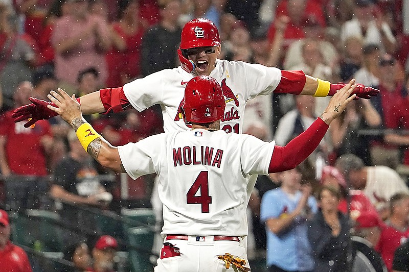Cardinals' Albert Pujols, Yadier Molina honored by Cubs in last game at  Wrigley Field