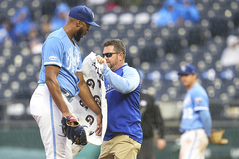 Reyes continues building on strong spring as Royals beat Athletics