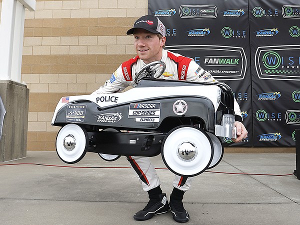 Reddick captures Cup playoff pole at Kansas Speedway - Vimarsana News