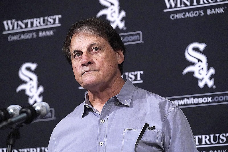La Russa steps down as White Sox manager due to health issues