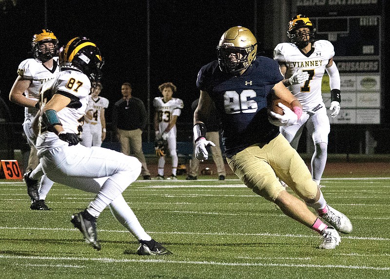 Friday Football: Helias uses ‘complete effort’ in win vs. Vianney