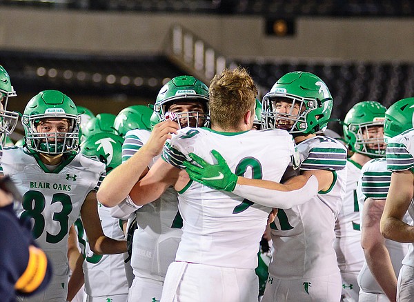 Blair Oaks starts strong in second half, finishes off rally to beat Lamar - Vimarsana News