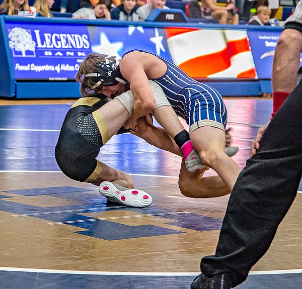 Helias wrestling wins lone dual to start tournament - Vimarsana News
