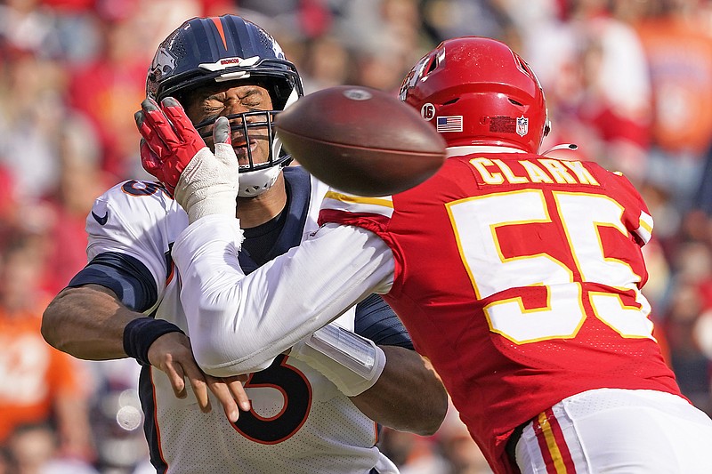 Sluggish Chiefs beat Broncos for 15th straight time