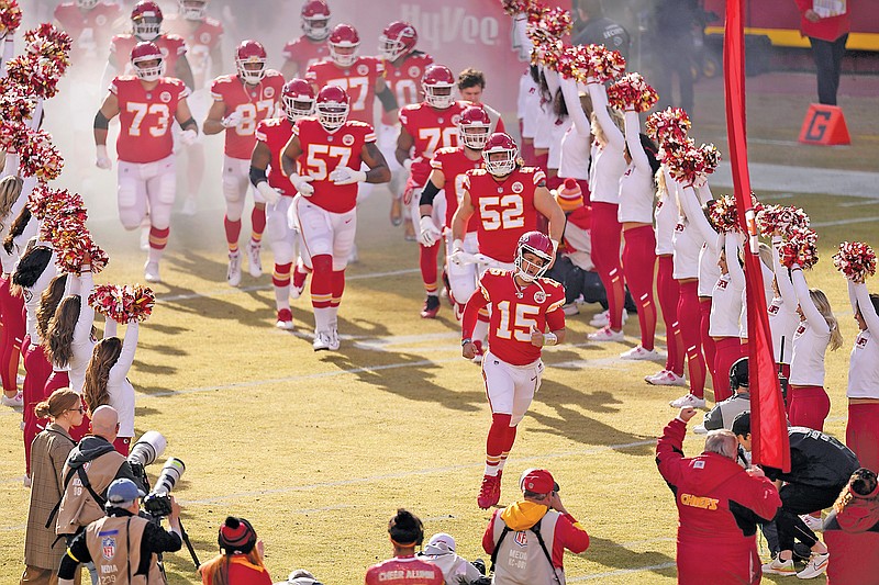Mahomes leads Chiefs past Broncos 27-24