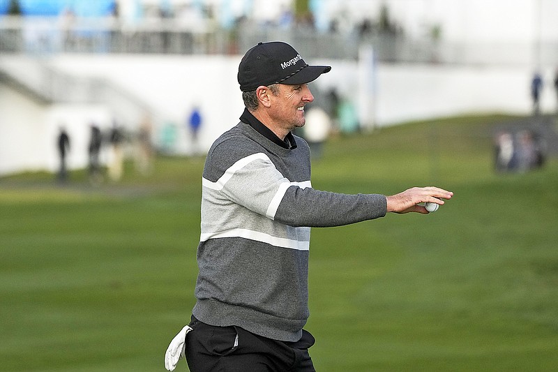 Golf roundup: Justin Rose has 2-shot lead at Pebble Beach going into a  Monday finish