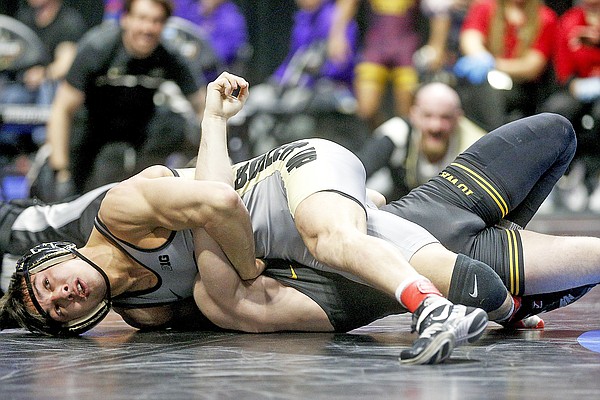 Purdue's Ramos shocks Iowa's Lee; Penn State leads team race - Vimarsana News
