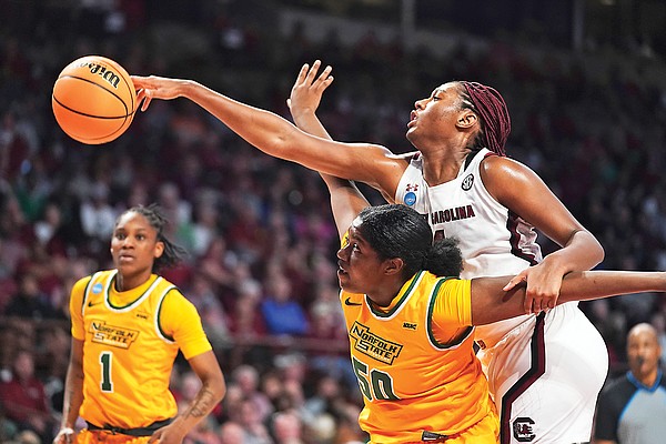 Women's NCAA Capsules: South Carolina rolls in March Madness opener - Vimarsana News