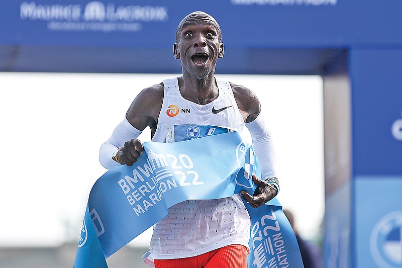 With Boston Marathon win, Kipchoge would cap running resume | Jefferson ...