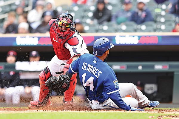 Twins hit three more HRs, beat Royals 8-6 - Vimarsana News