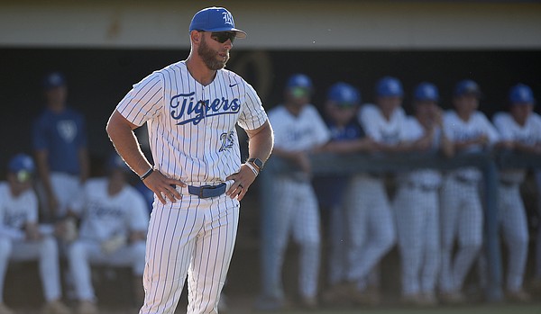 Baseball: Tigers win 1st Central League title in 18 years