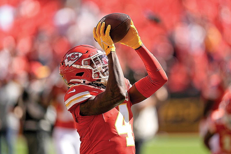 Chiefs put on a show to reveal why they're still elite and 49ers may not be