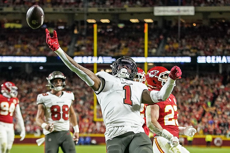 Bucs running back White finally gets to step foot in Arrowhead Stadium