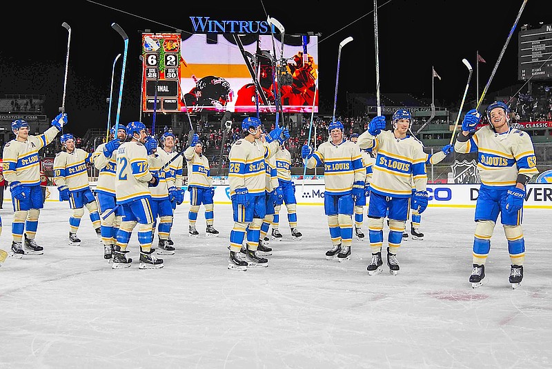 Blues have fun in convincing victory vs. Blackhawks in Winter Classic