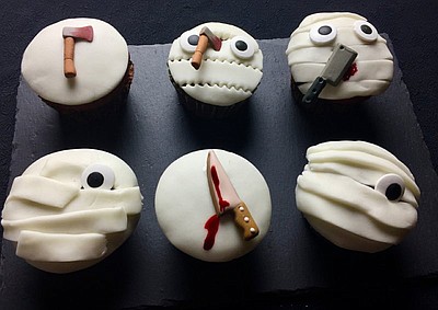 DIY fondant is easy, inexpensive and perfect for Halloween cupcakes