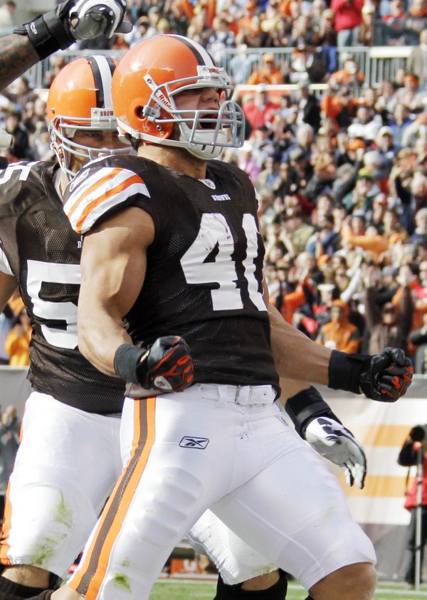 Madden NFL: Peyton Hillis teases cover athletes for this year's game