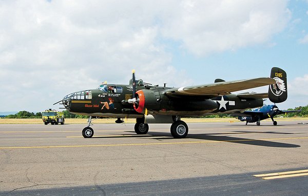 Air show emphasizes old warbirds, new jobs | The Arkansas Democrat ...