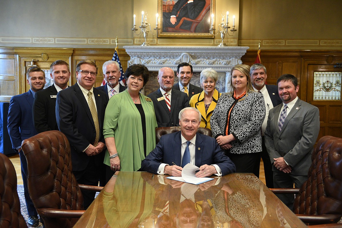 Arkansas funeral directors applaud passage of death-certificate