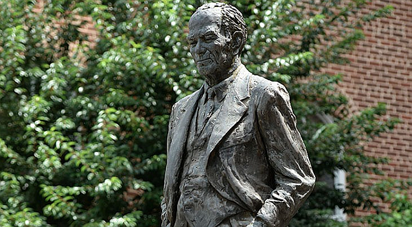 UA's Bobbitt favors adding context on Fulbright; keep statue, name on ...