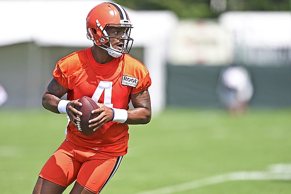 Deshaun Watson gets muted reaction at Browns' open practice