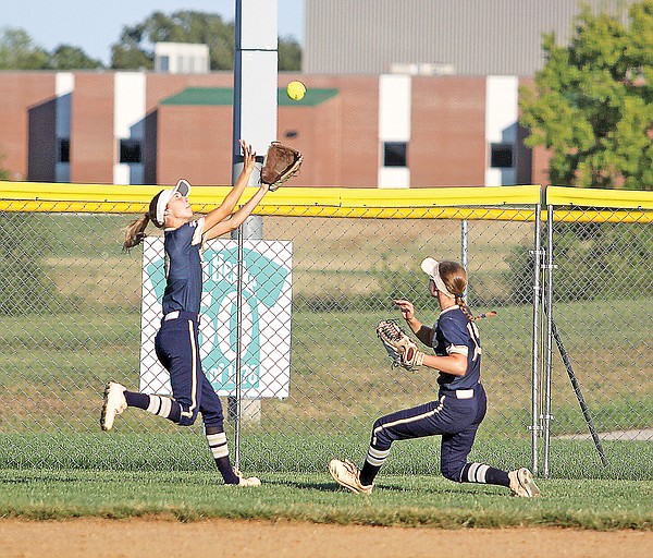 Helias Softball Putting Pieces Together On Diamond | Jefferson City ...