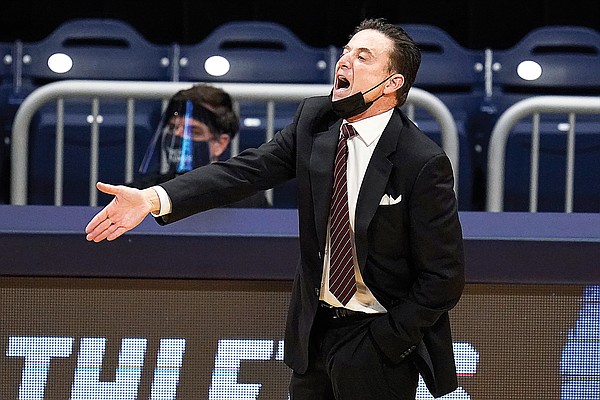 Pitino heads to New Orleans without his team, Sports