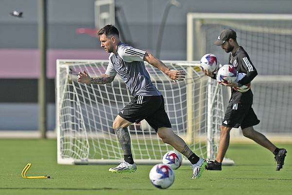 Lionel Messi takes to the practice field for first time since
