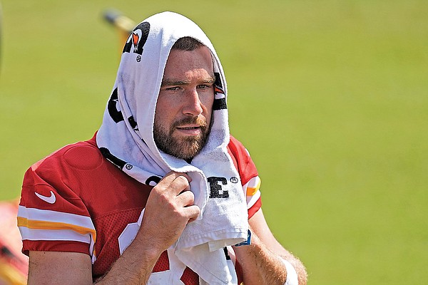 NFL teams adapting to unrelenting heat at training camp