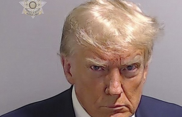 One image, one face, one American moment: The Donald Trump mug shot | Chattanooga Times Free Press - Vimarsana News